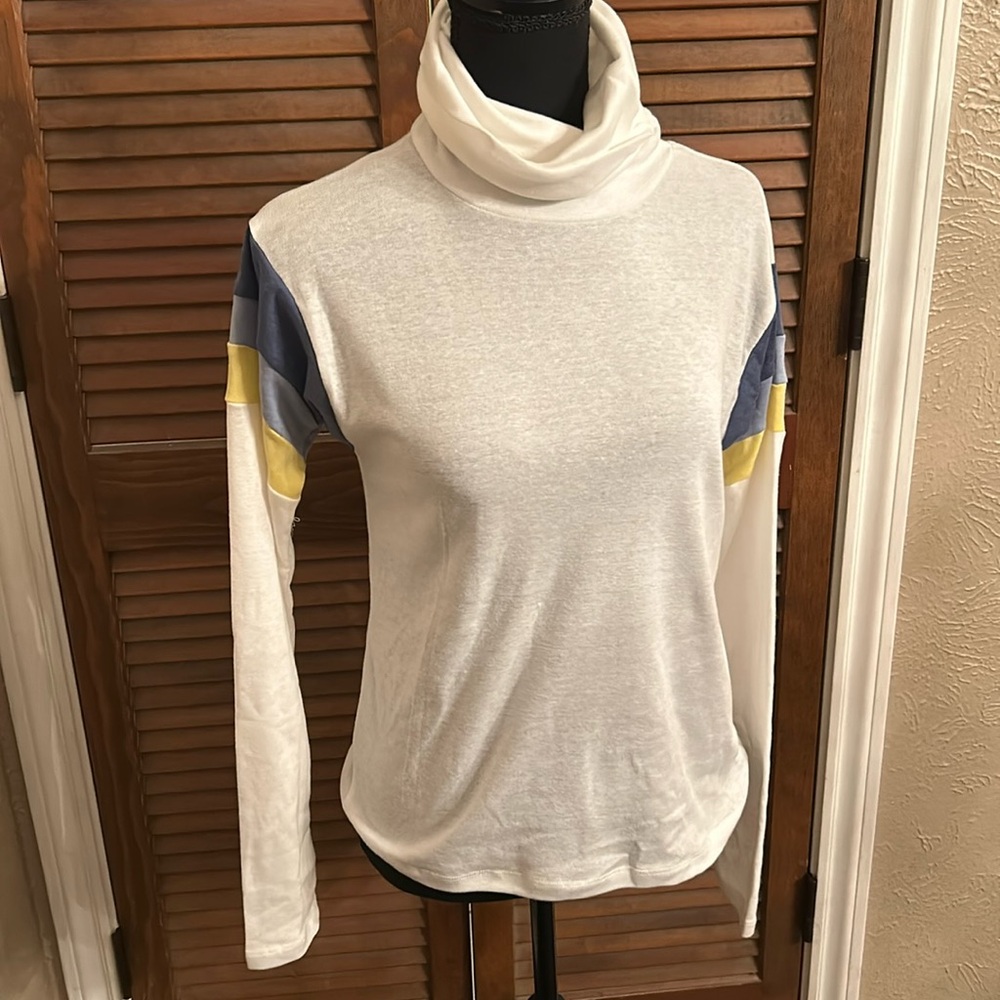 CAMP Collection Retro white Turtleneck